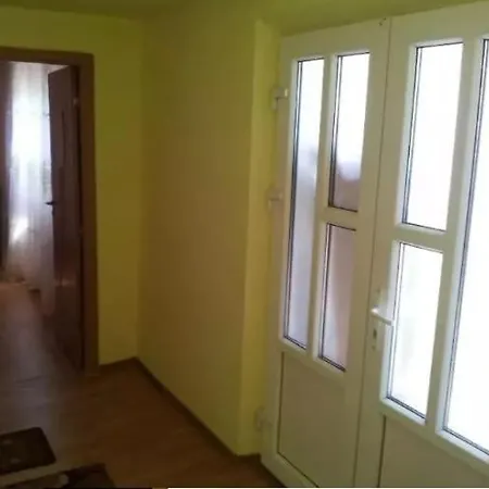 Minim 6 Luni Preferabil 12 Pret 500 Euro Lunar *