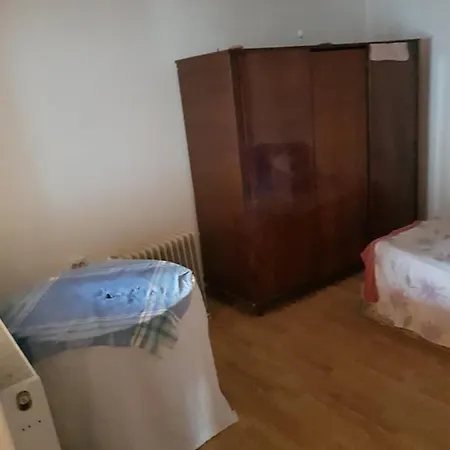 Apartment Minim 6 Luni Preferabil 12 Pret 500 Euro Lunar